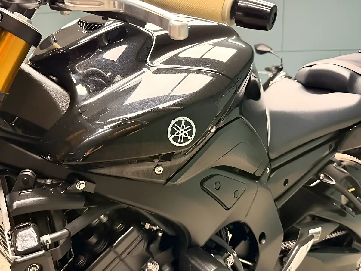 Used 2012 Yamaha Fz8 Black - Interior and Exterior details 16