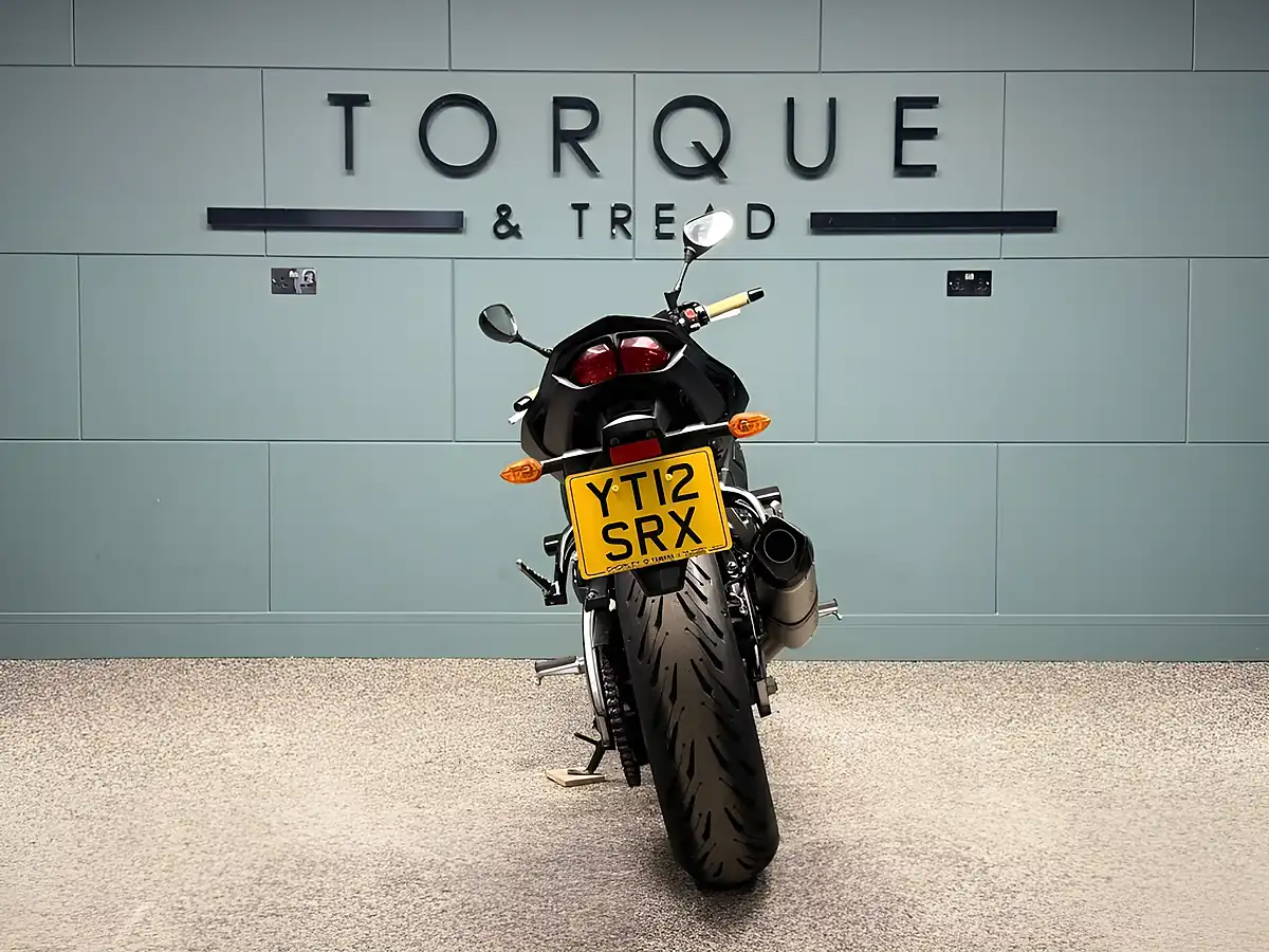 Used 2012 Yamaha Fz8 Black - Interior and Exterior details 5