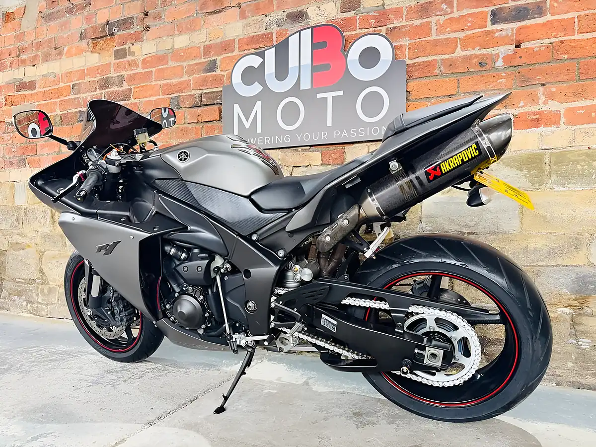 Used 2012 Yamaha R1 Big Bang Grey - Interior and Exterior details 13