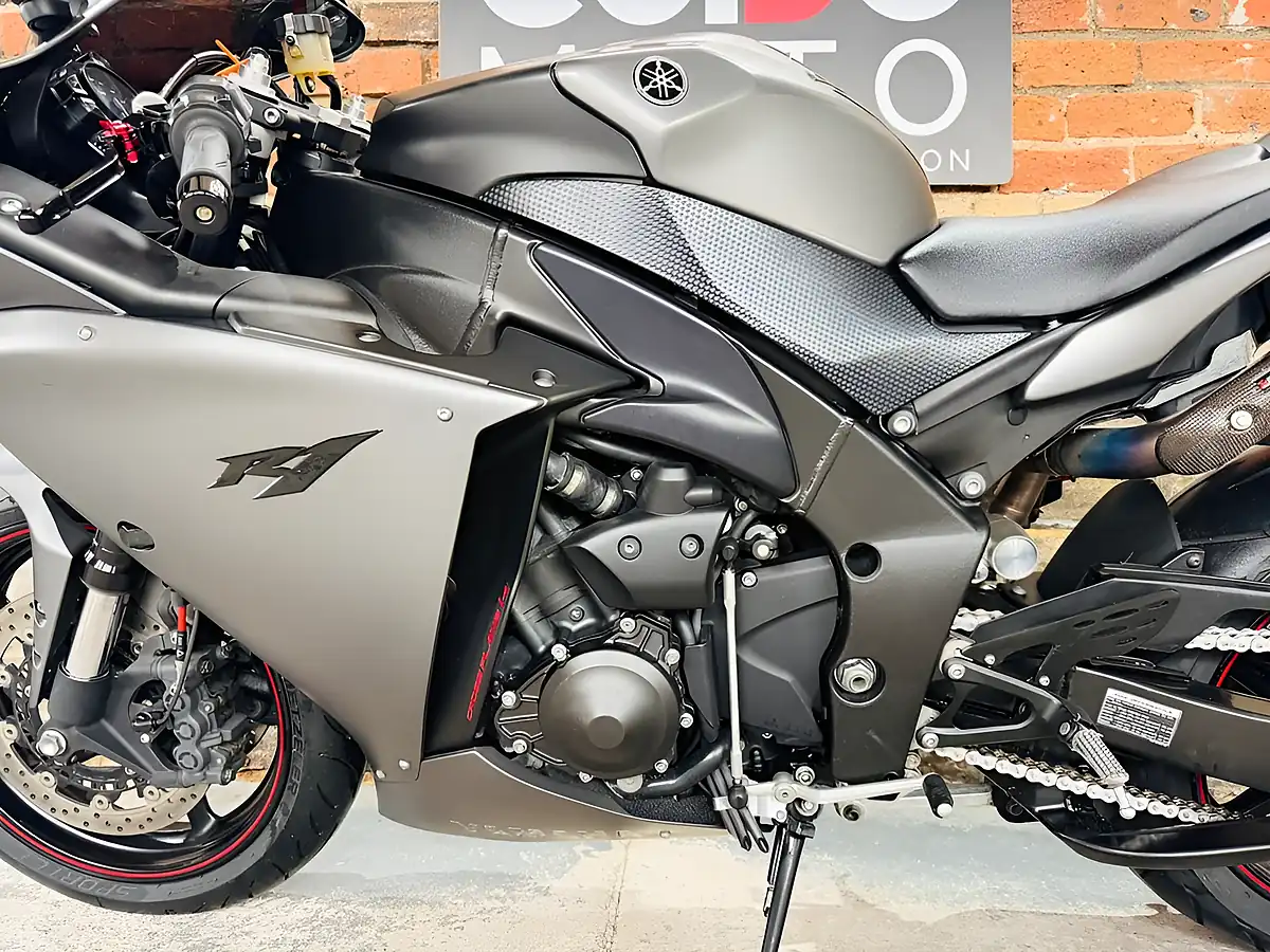 Used 2012 Yamaha R1 Big Bang Grey - Interior and Exterior details 16
