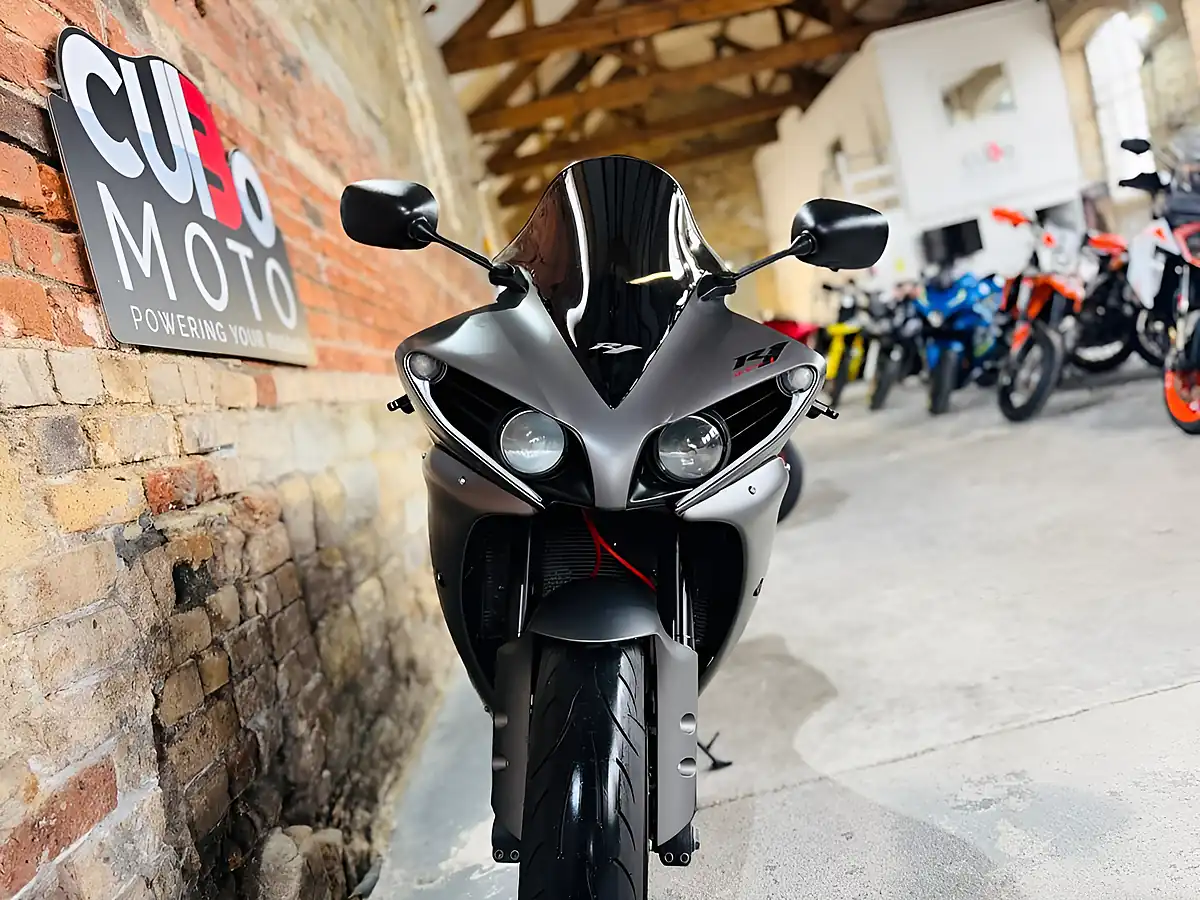 Used 2012 Yamaha R1 Big Bang Grey - Interior and Exterior details 19