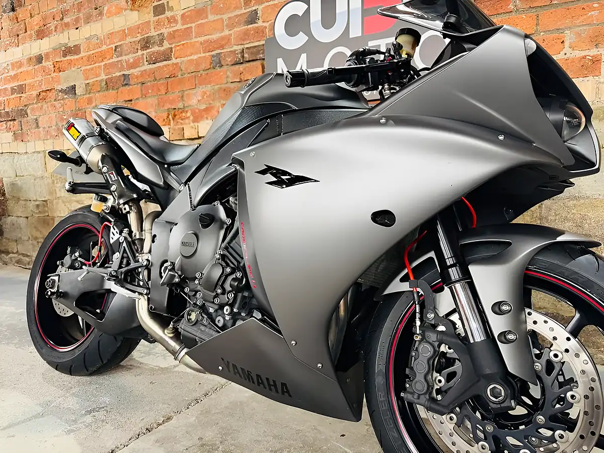 Used 2012 Yamaha R1 Big Bang Grey - Interior and Exterior details 6