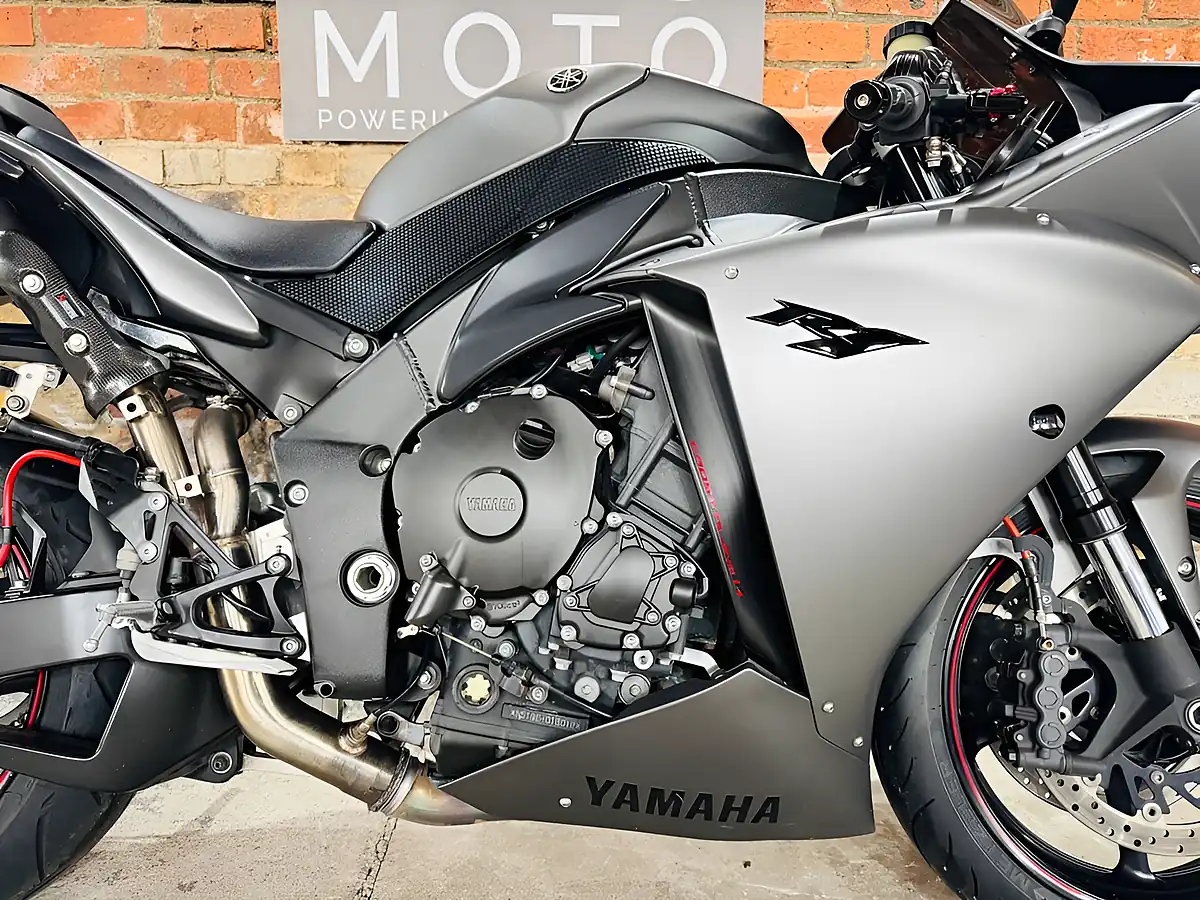 Used 2012 Yamaha R1 Big Bang Grey - Interior and Exterior details 7