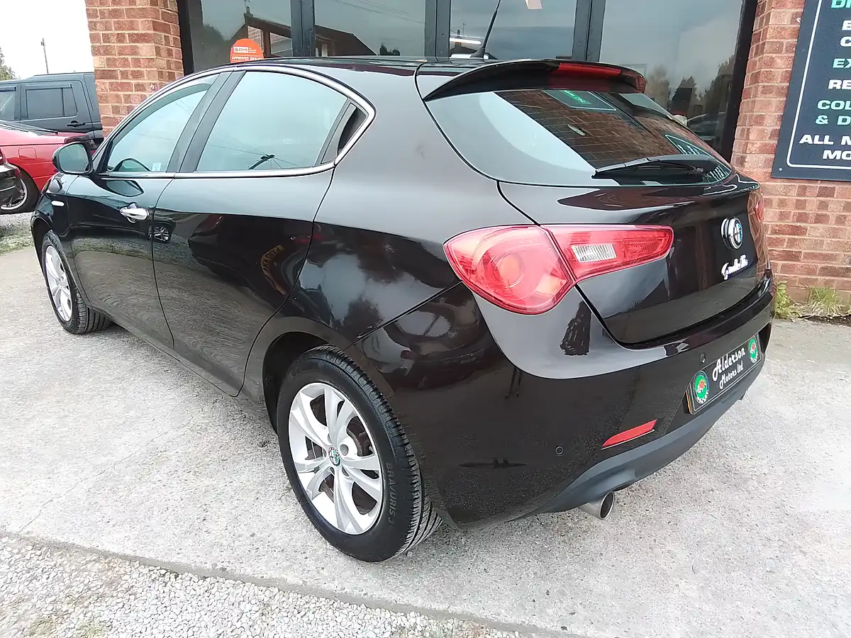 Used 2013 Alfa Romeo Giulietta Lusso Black - Interior and Exterior details 11