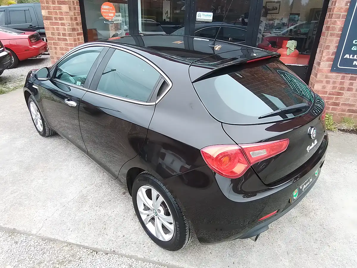Used 2013 Alfa Romeo Giulietta Lusso Black - Interior and Exterior details 12