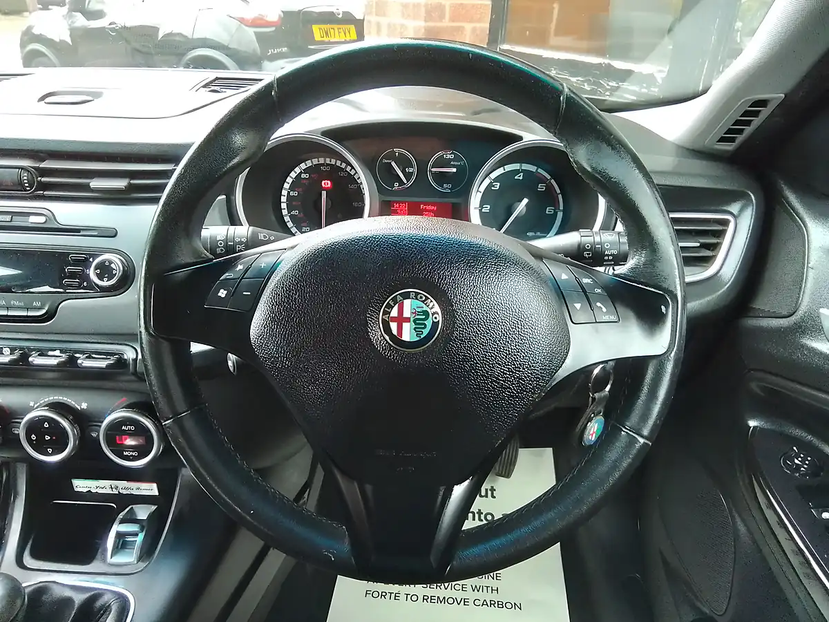Used 2013 Alfa Romeo Giulietta Lusso Black - Interior and Exterior details 13
