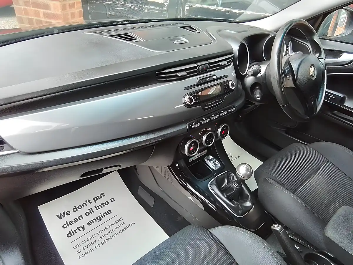 Used 2013 Alfa Romeo Giulietta Lusso Black - Interior and Exterior details 14