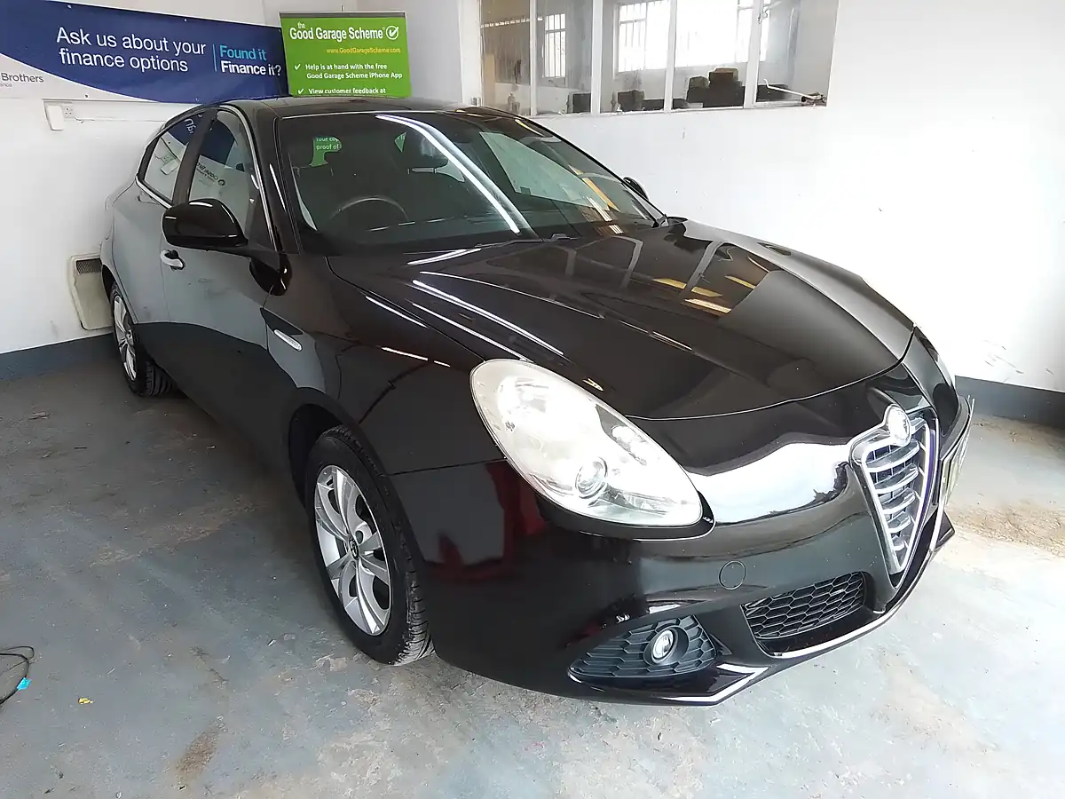 Used 2013 Alfa Romeo Giulietta Lusso Black - Interior and Exterior details 2