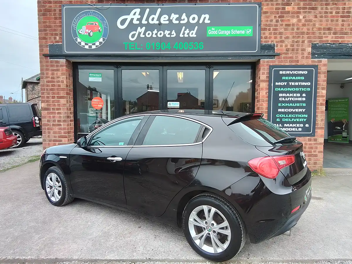 Used 2013 Alfa Romeo Giulietta Lusso Black - Interior and Exterior details 20