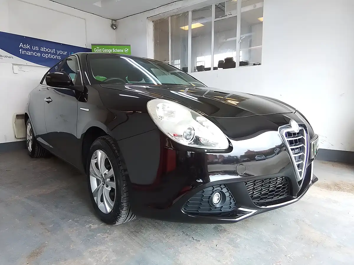 Used 2013 Alfa Romeo Giulietta Lusso Black - Interior and Exterior details 3