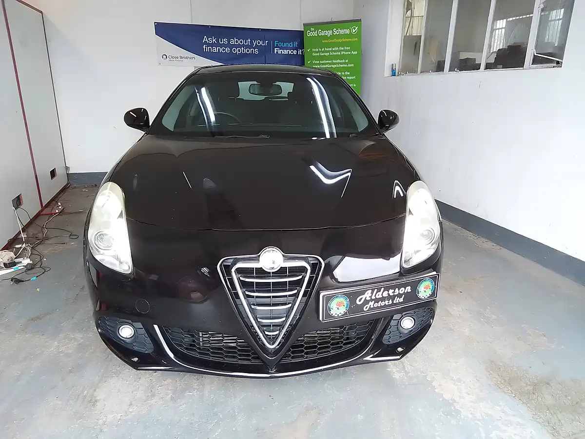 Used 2013 Alfa Romeo Giulietta Lusso Black - Interior and Exterior details 5