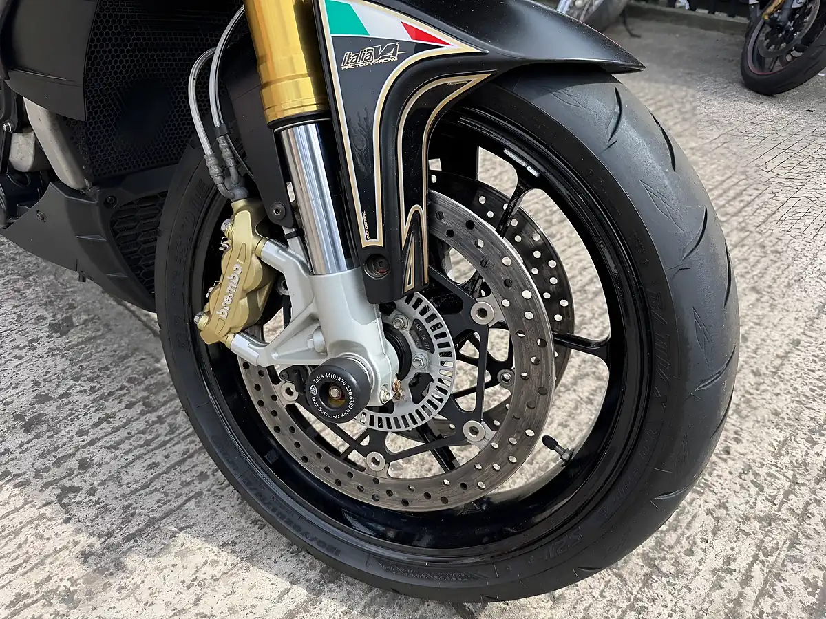 Used 2013 Aprilia Tuono 1000 R Aprc Black - Interior and Exterior details 5