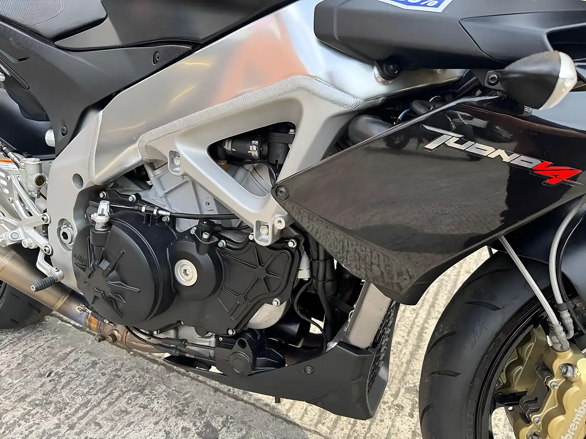 Used 2013 Aprilia Tuono 1000 R Aprc Black - Interior and Exterior details 6