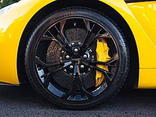 Used 2013 Aston Martin V12 Zagato Sunburst Yellow - Interior and Exterior details 8