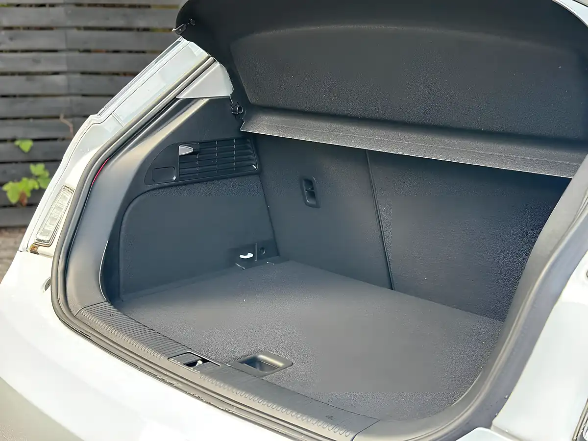 Used 2013 Audi A1 Sport Sportback Pearl White - Interior and Exterior details 12