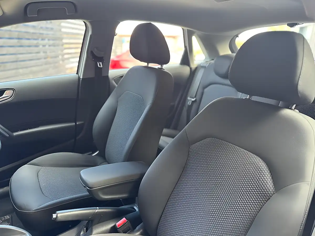 Used 2013 Audi A1 Sport Sportback Pearl White - Interior and Exterior details 9