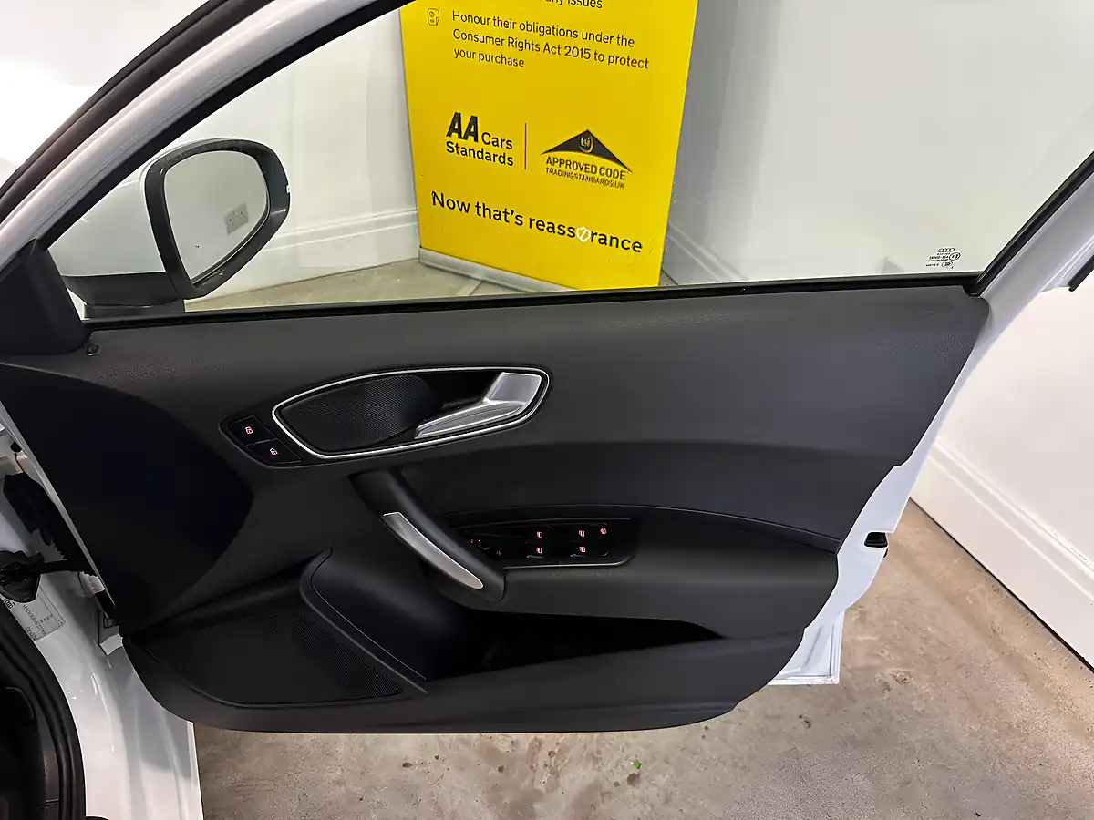 Used 2013 Audi A1 Sport Sportback White - Interior and Exterior details 10