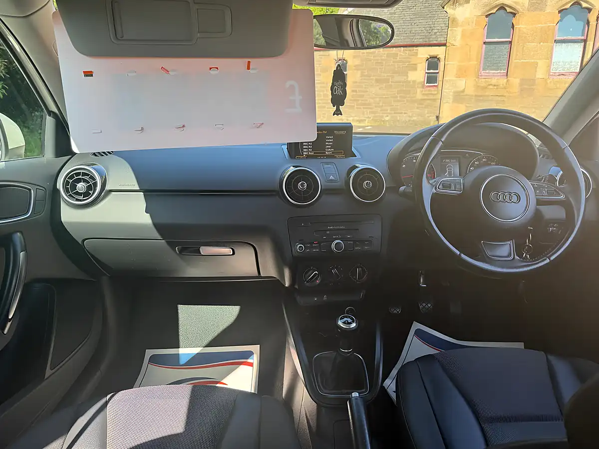 Used 2013 Audi A1 Sport Sportback White - Interior and Exterior details 8