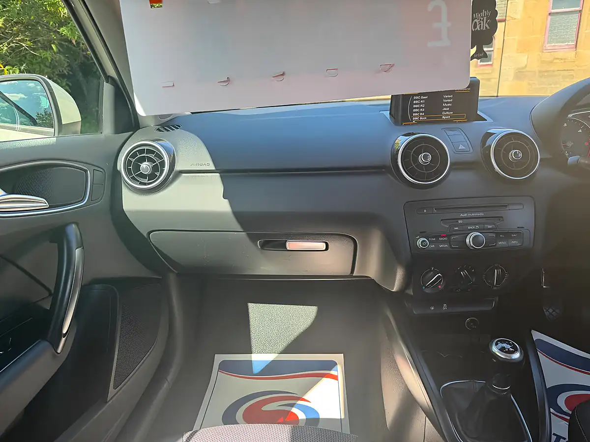 Used 2013 Audi A1 Sport Sportback White - Interior and Exterior details 9