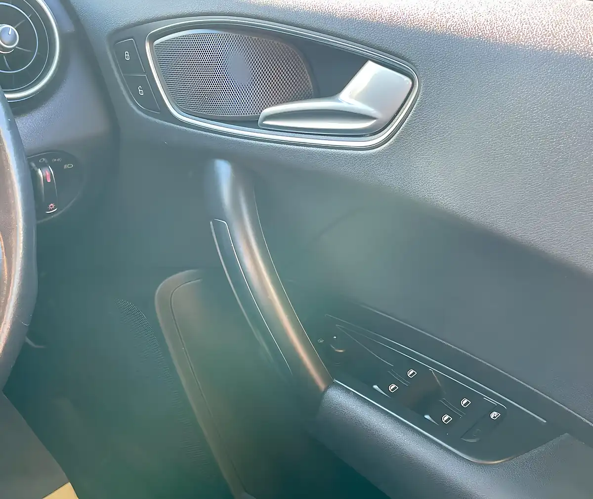 Used 2013 Audi A1 Sport White - Interior and Exterior details 19