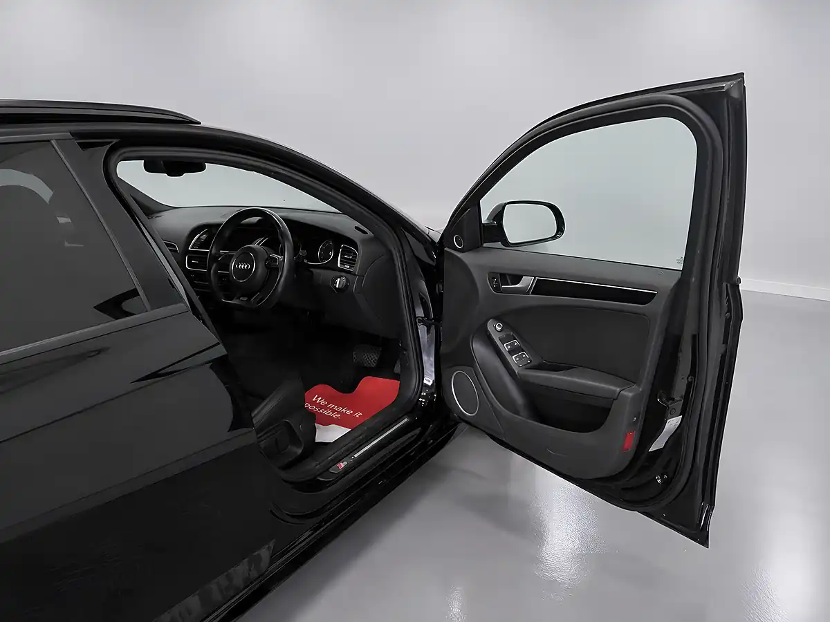 Used 2013 Audi A4 Avant Black Edition Black - Interior and Exterior details 12