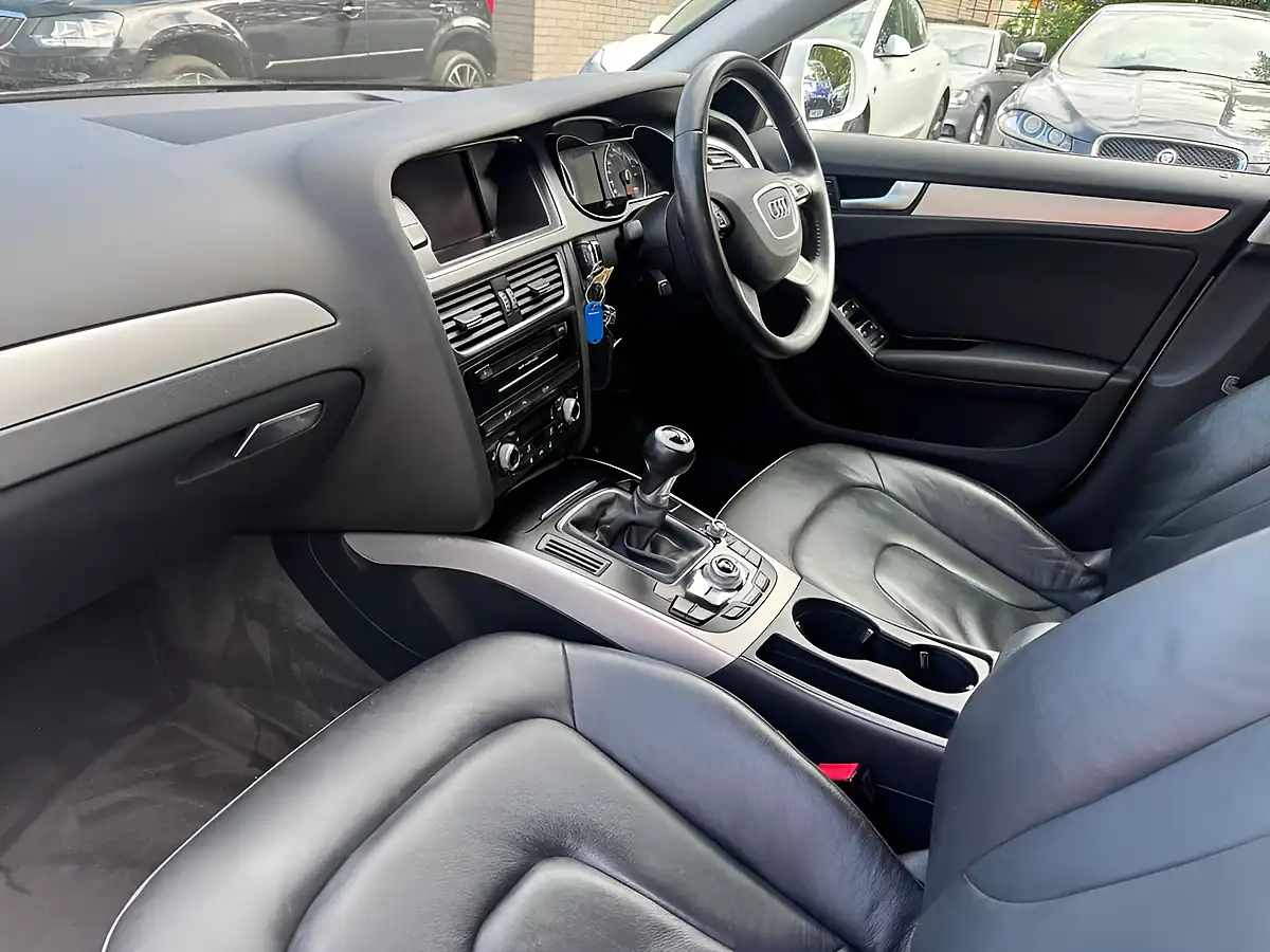 Used 2013 Audi A4 Avant Se Technik White - Interior and Exterior details 12