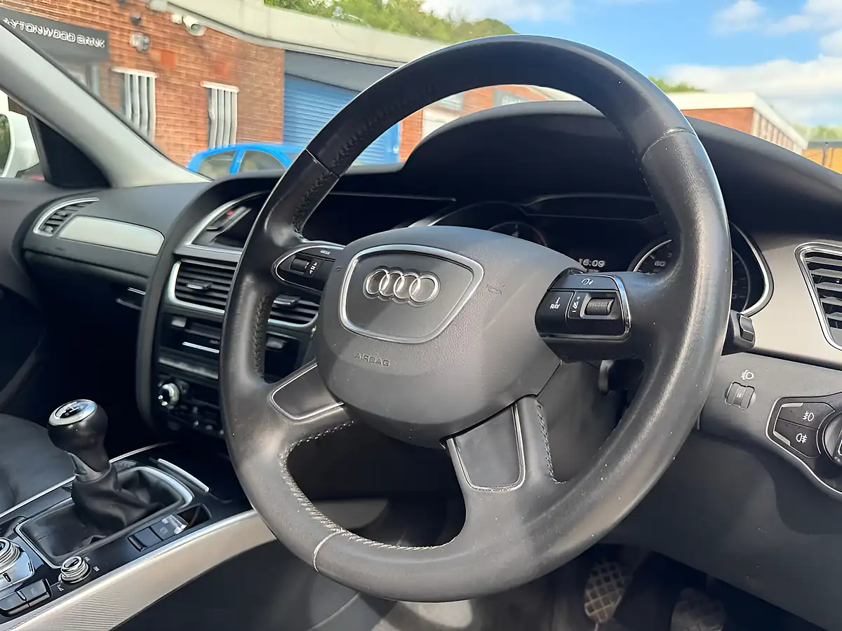 Used 2013 Audi A4 Avant Se Technik White - Interior and Exterior details 18