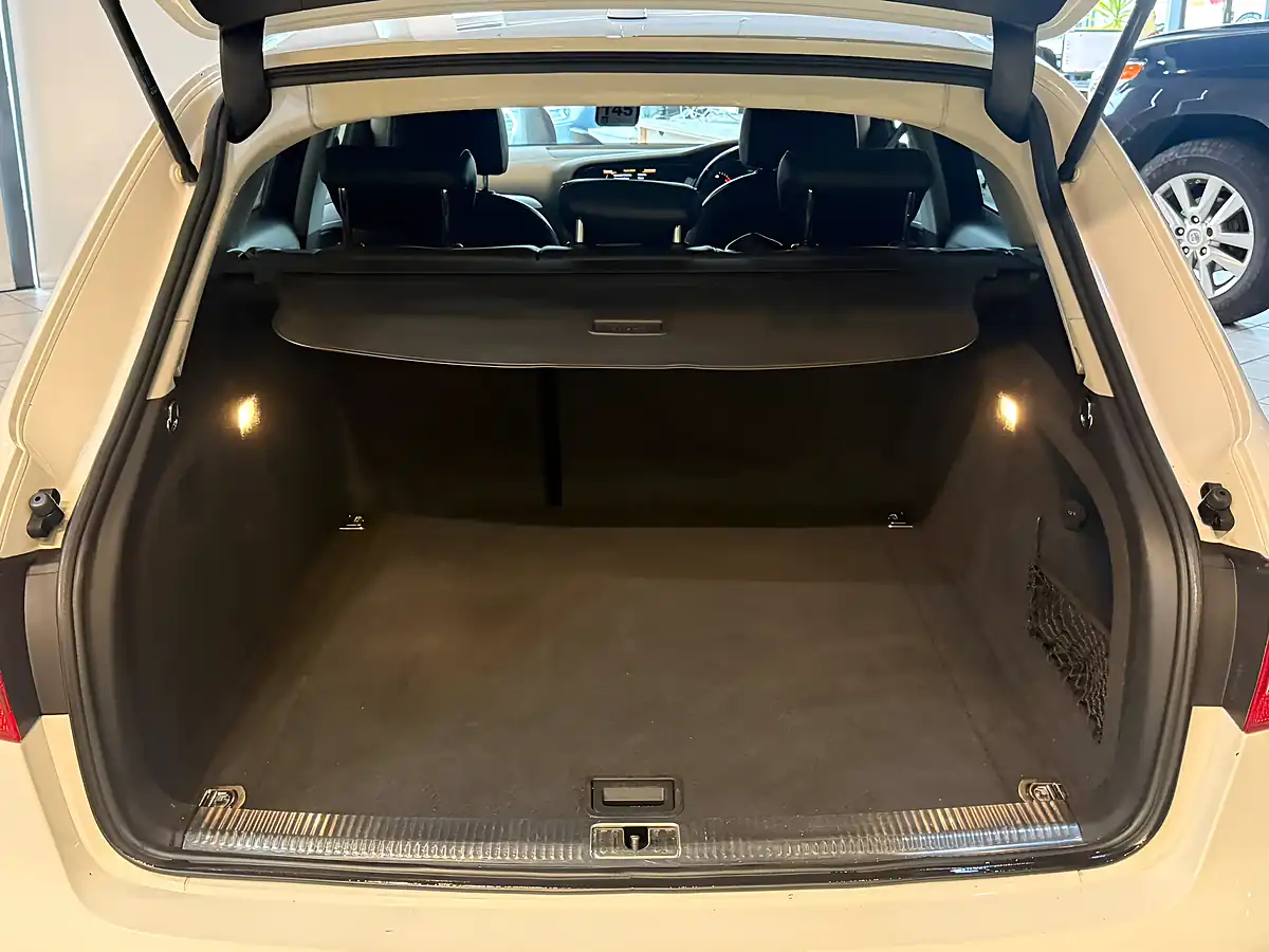 Used 2013 Audi A4 Avant Se Technik White - Interior and Exterior details 10