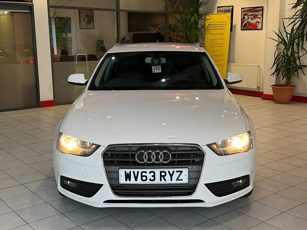 Used 2013 Audi A4 Avant Se Technik White - Interior and Exterior details 4