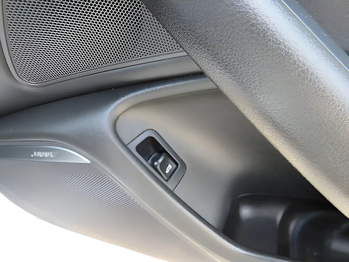 Used 2013 Audi A6 Avant Black Edition White - Interior and Exterior details 15