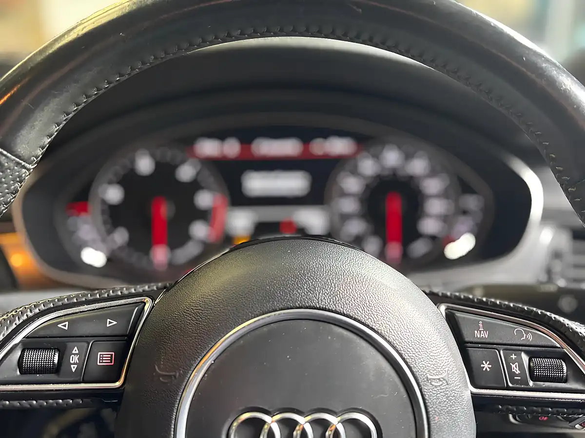 Used 2013 Audi A6 Saloon Black Edition Blue - Interior and Exterior details 13