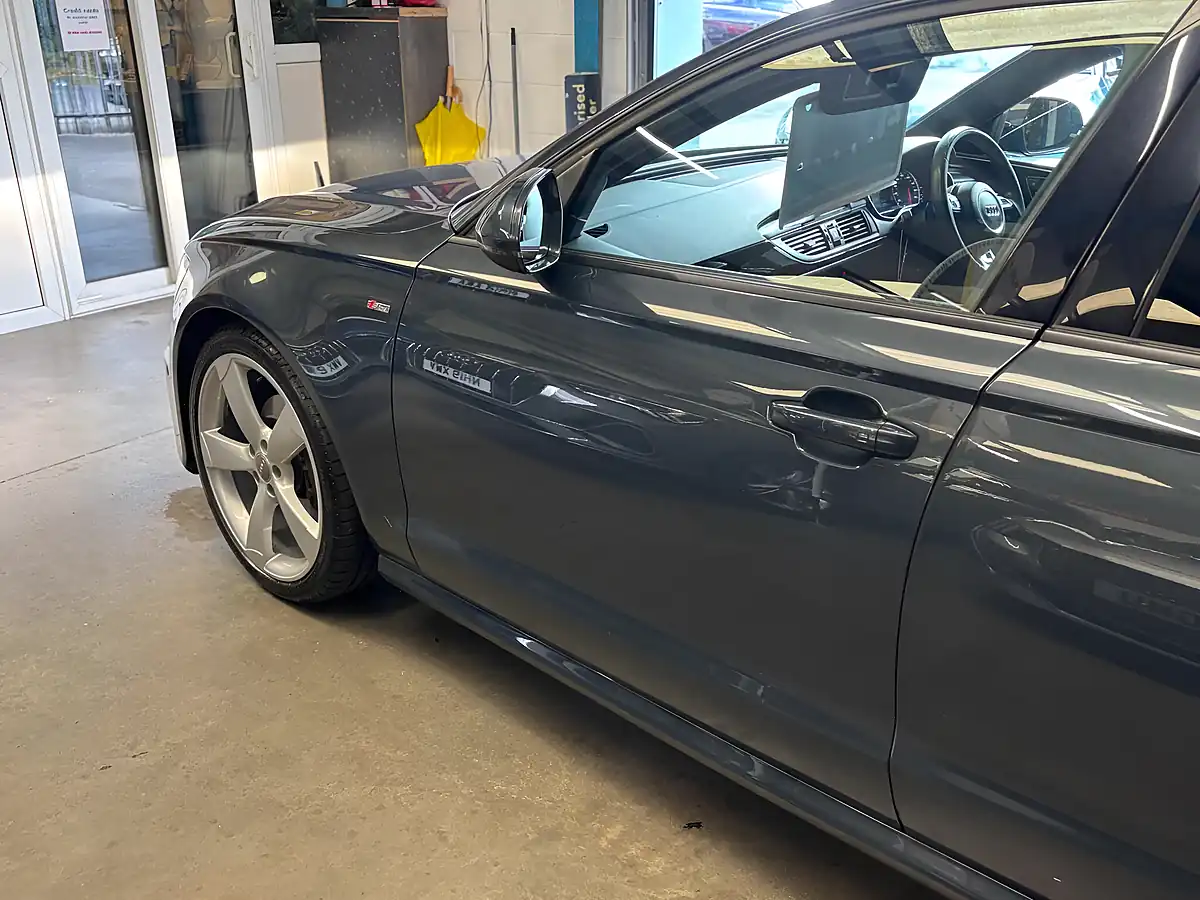 Used 2013 Audi A6 Saloon Black Edition Blue - Interior and Exterior details 17