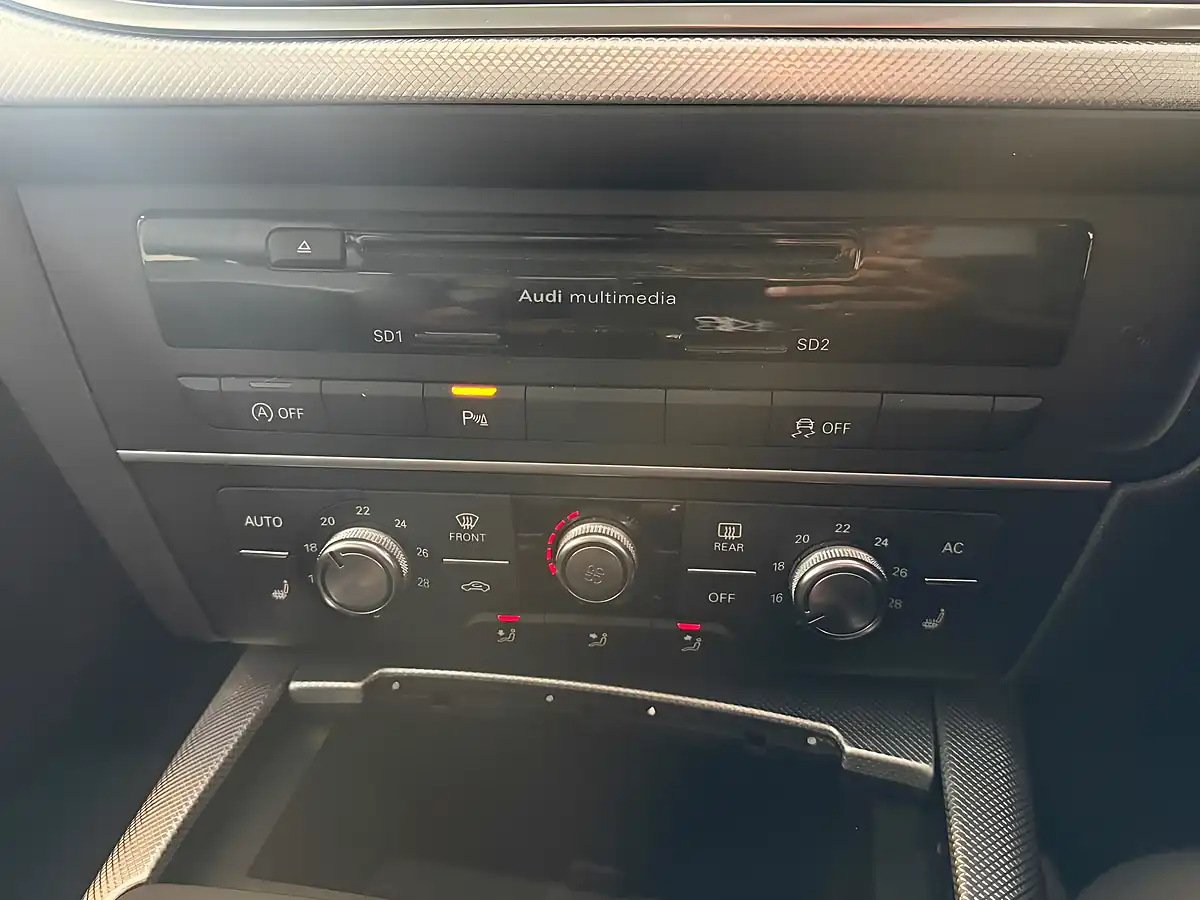 Used 2013 Audi A6 Saloon Se Blue - Interior and Exterior details 18