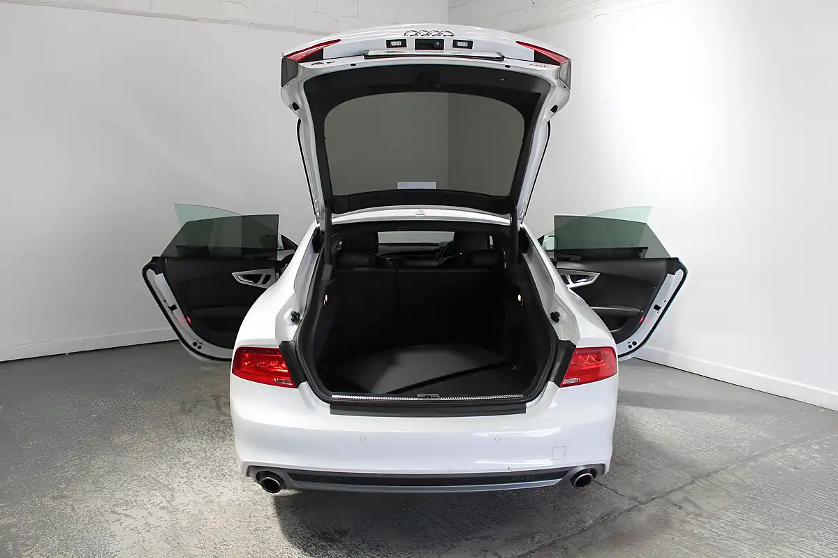 Used 2013 Audi A7 S Line White - Interior and Exterior details 11