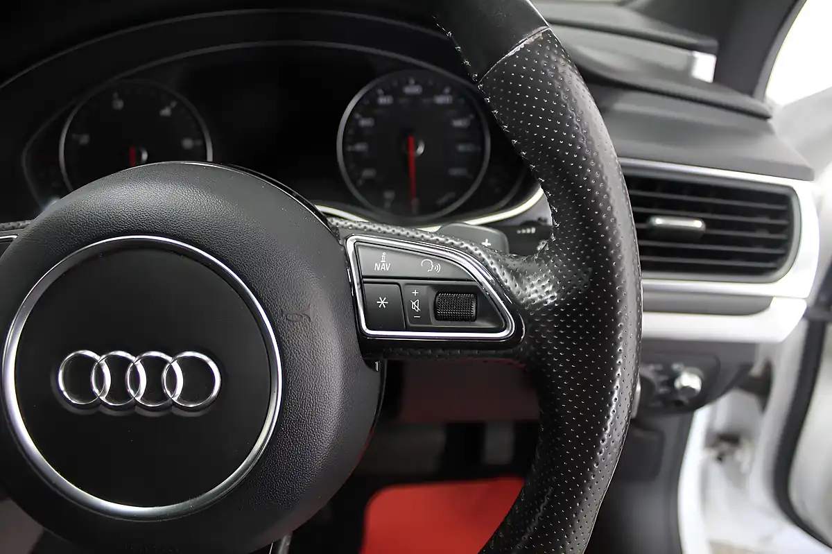 Used 2013 Audi A7 S Line White - Interior and Exterior details 17
