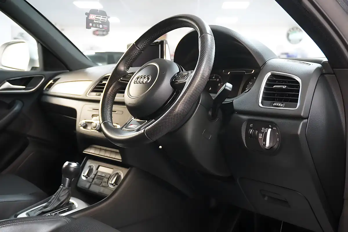 Used 2013 Audi Q3 S Line Silver - Interior and Exterior details 10