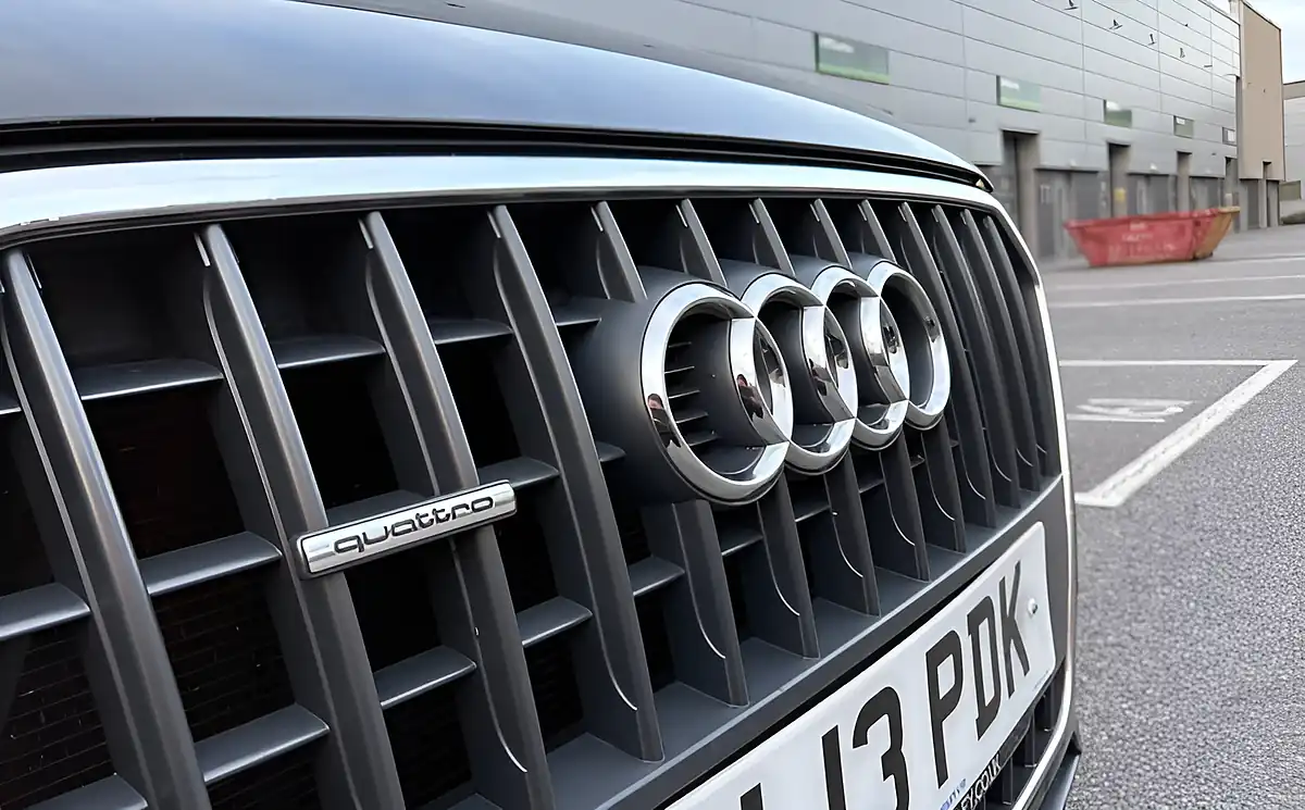 Used 2013 Audi Q3 Se Black - Interior and Exterior details 10