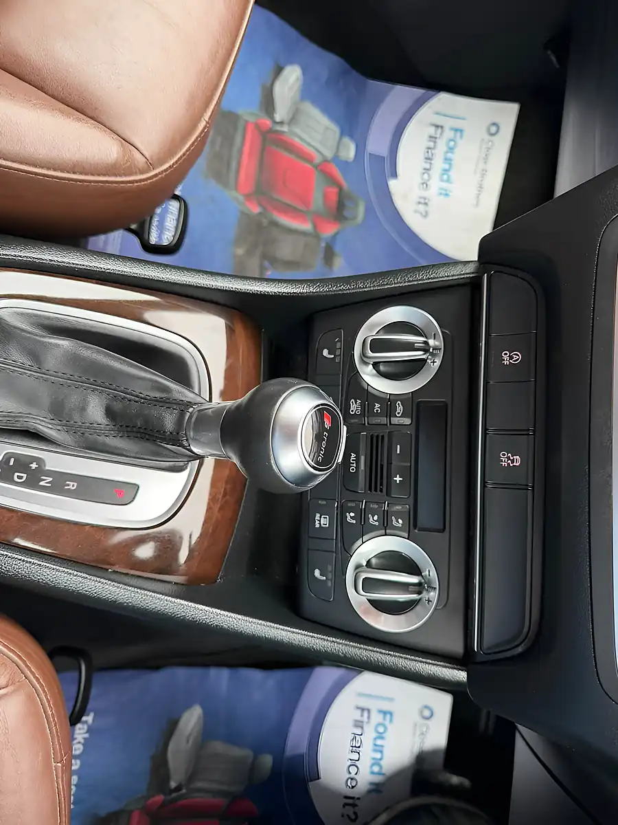 Used 2013 Audi Q3 Se Silver - Interior and Exterior details 9
