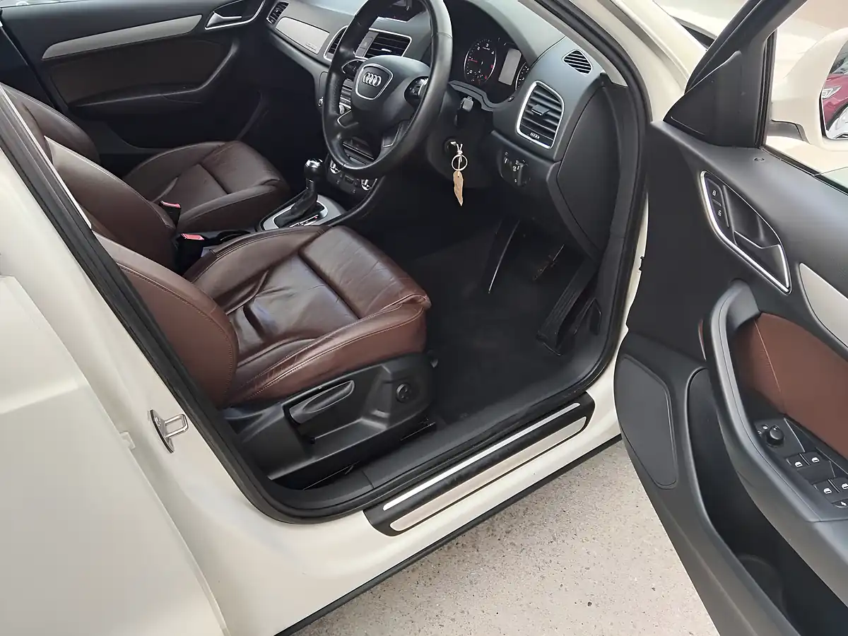 Used 2013 Audi Q3 Se White - Interior and Exterior details 13