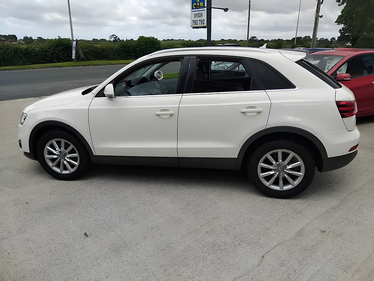 Used 2013 Audi Q3 Se White - Interior and Exterior details 5