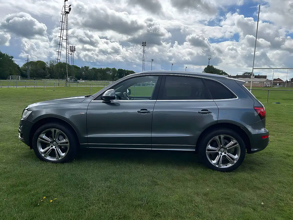 Used 2013 Audi Q5 S Line+ Grey - Interior and Exterior details 8