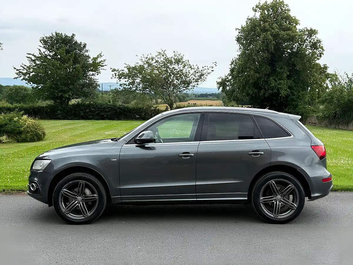 Used 2013 Audi Q5 S-Line Plus Grey - Interior and Exterior details 3
