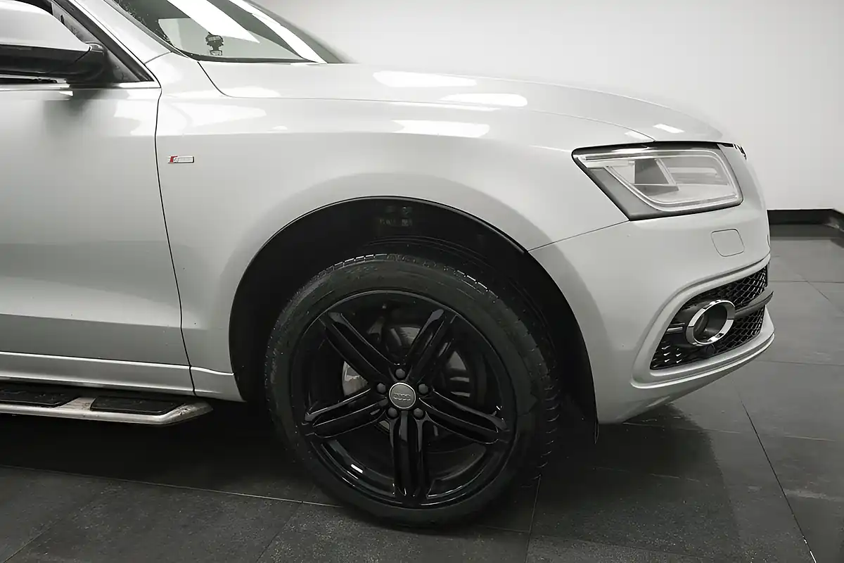 Used 2013 Audi Q5 S Line Plus Silver - Interior and Exterior details 4