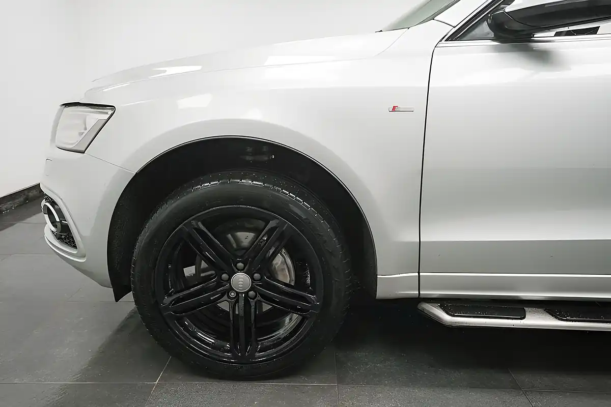 Used 2013 Audi Q5 S Line Plus Silver - Interior and Exterior details 5