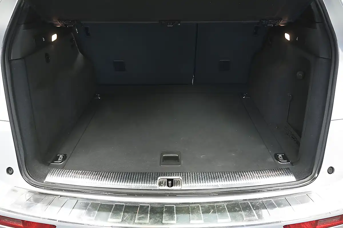 Used 2013 Audi Q5 S Line Plus Silver - Interior and Exterior details 8