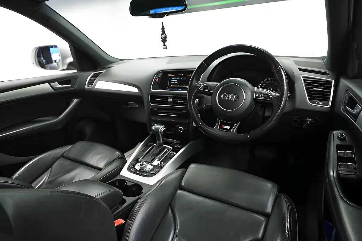 Used 2013 Audi Q5 S Line Plus Silver - Interior and Exterior details 9