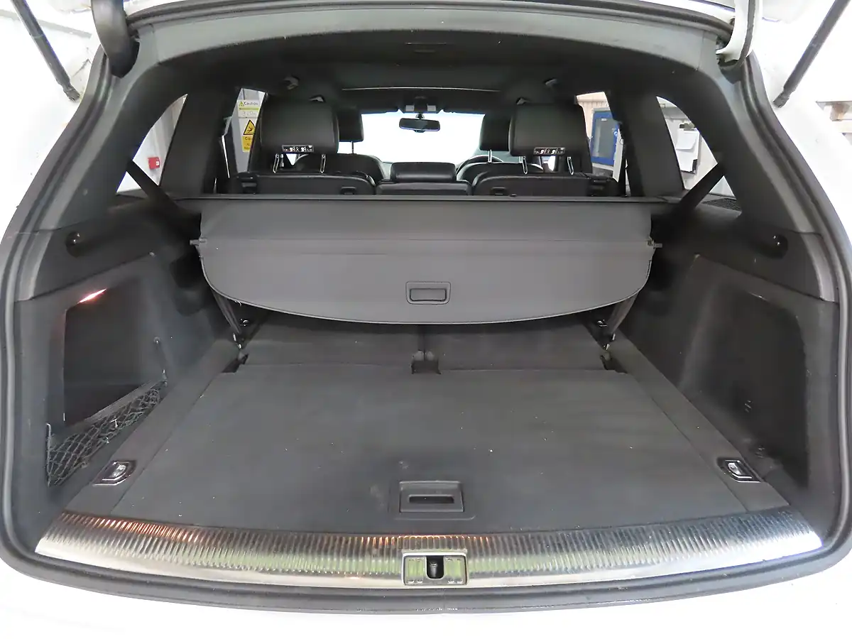 Used 2013 Audi Q7 S Line Plus White - Interior and Exterior details 12
