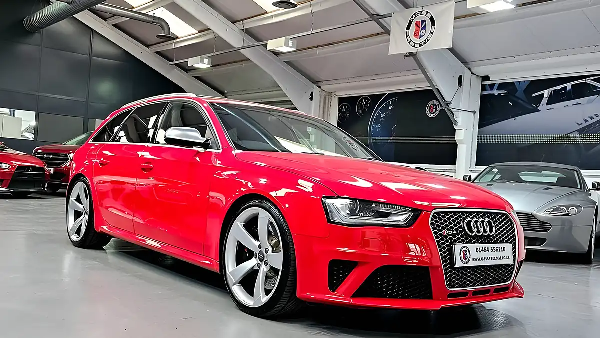 Used 2013 Audi RS4 Avant Red - Interior and Exterior details 12