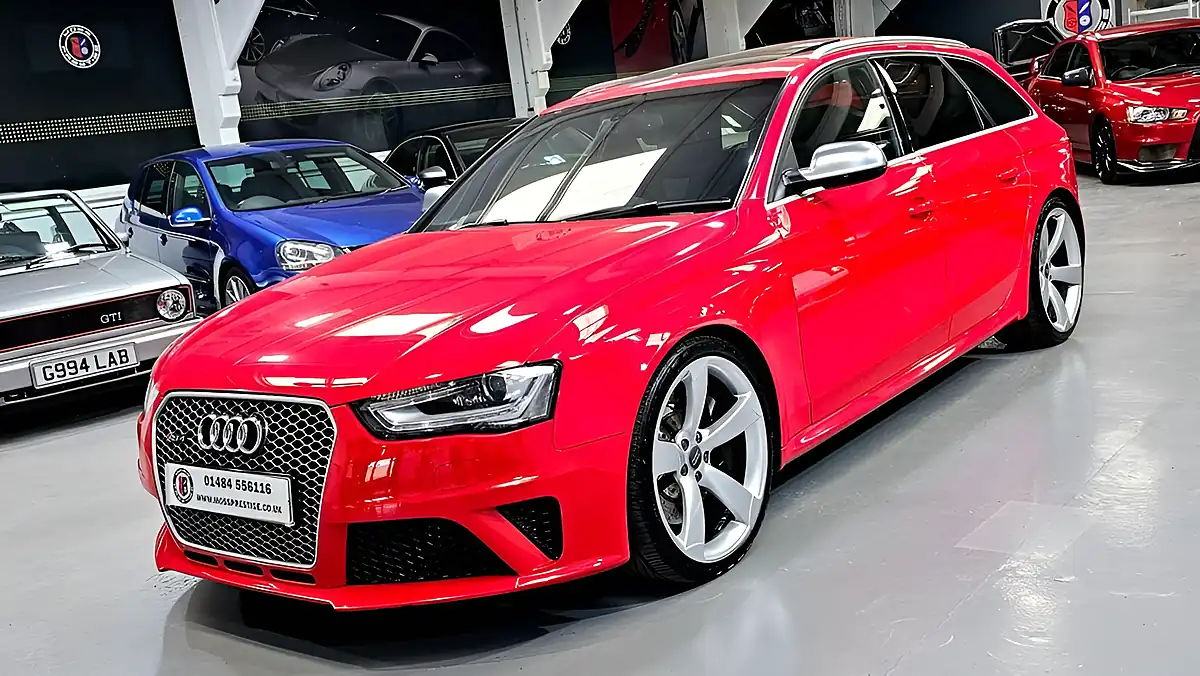 Used 2013 Audi RS4 Avant Red - Interior and Exterior details 14