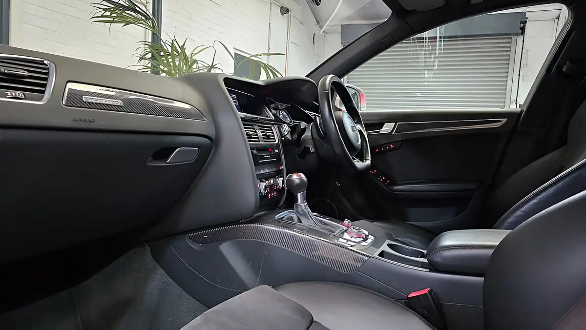 Used 2013 Audi RS4 Avant Red - Interior and Exterior details 16